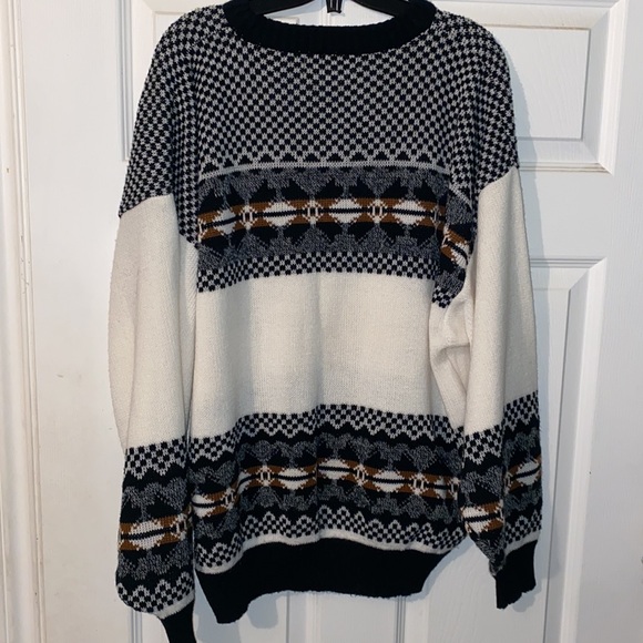 Vintage 90s Badge Crewneck Sweater - Picture 4 of 8